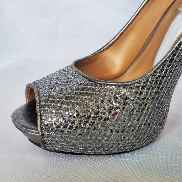 Badgley Mischka Silver Peep Toe Heels - Picture 4 of 11